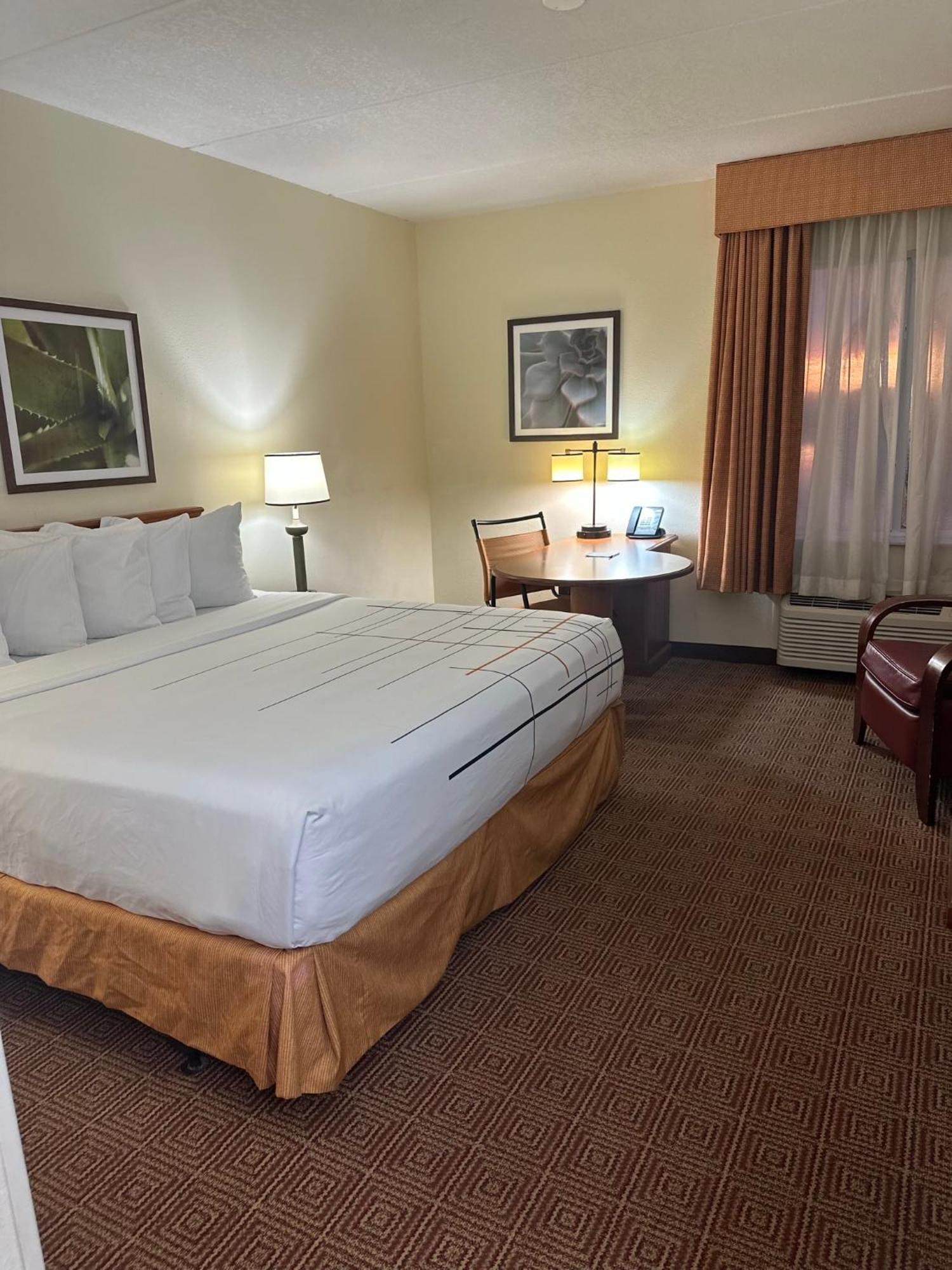 La Quinta Inn & Suites By Wyndham Sawgrass Sunrise Exterior foto