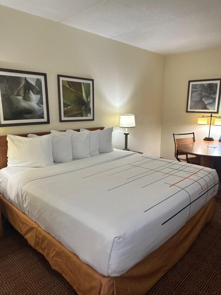 La Quinta Inn & Suites By Wyndham Sawgrass Sunrise Exterior foto
