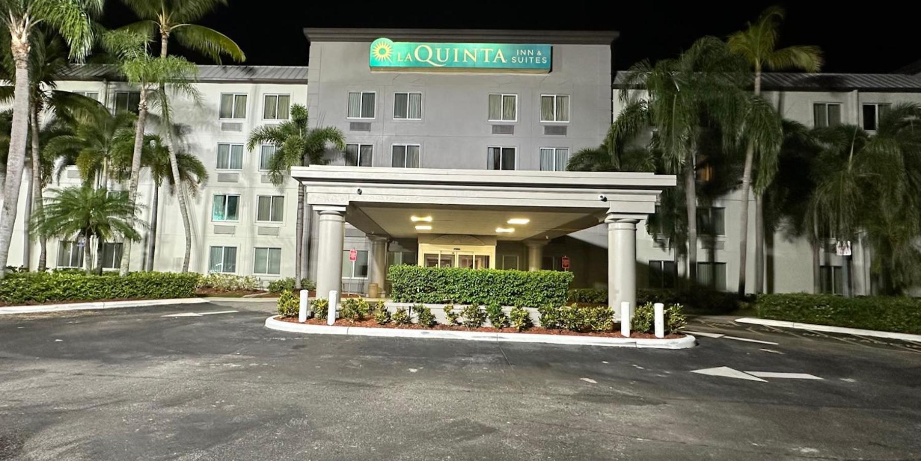 La Quinta Inn & Suites By Wyndham Sawgrass Sunrise Exterior foto